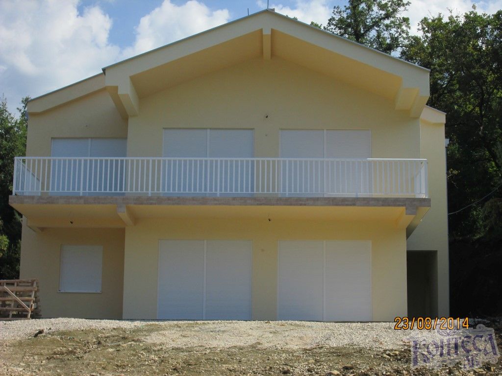 Красивый дом 200м2 - Герцег Новый