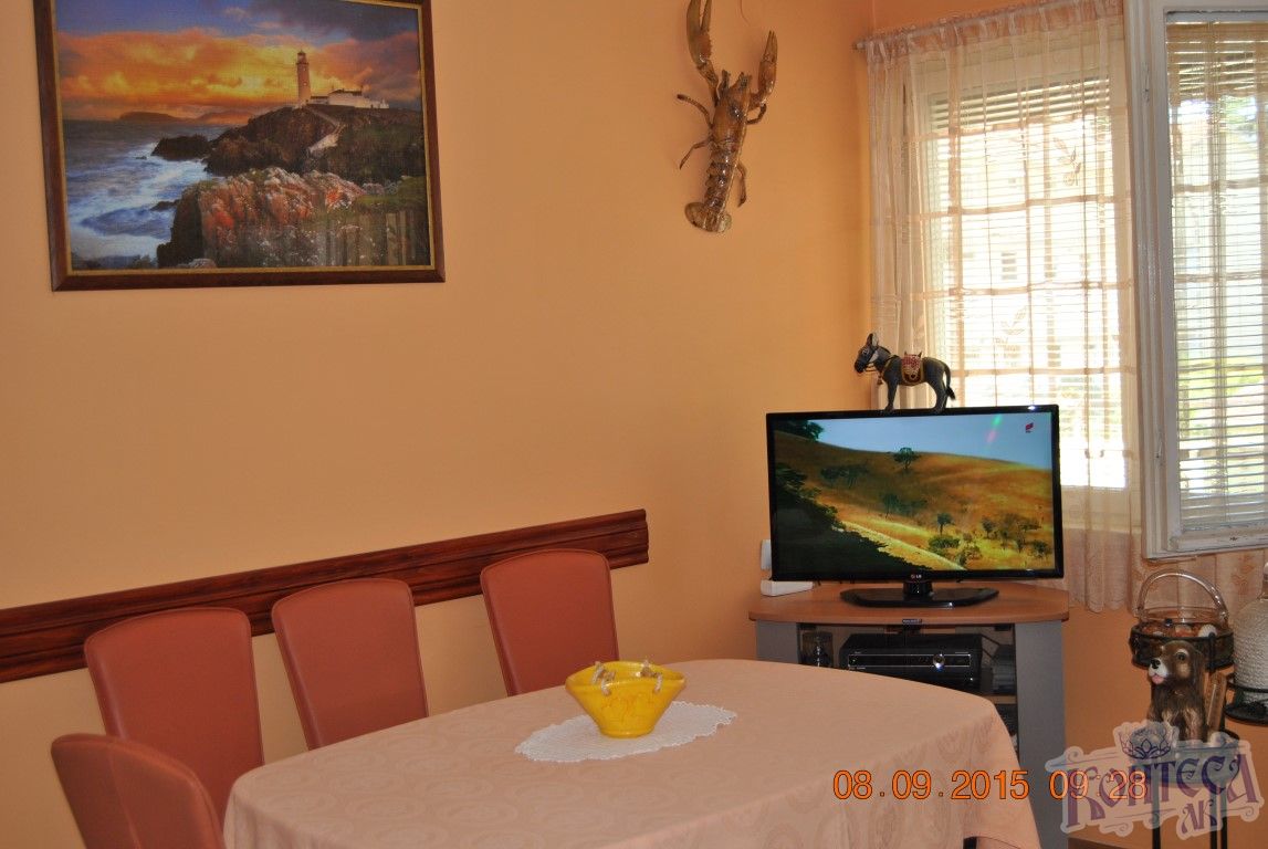 Odličan trosoban stan u centru Tivta !