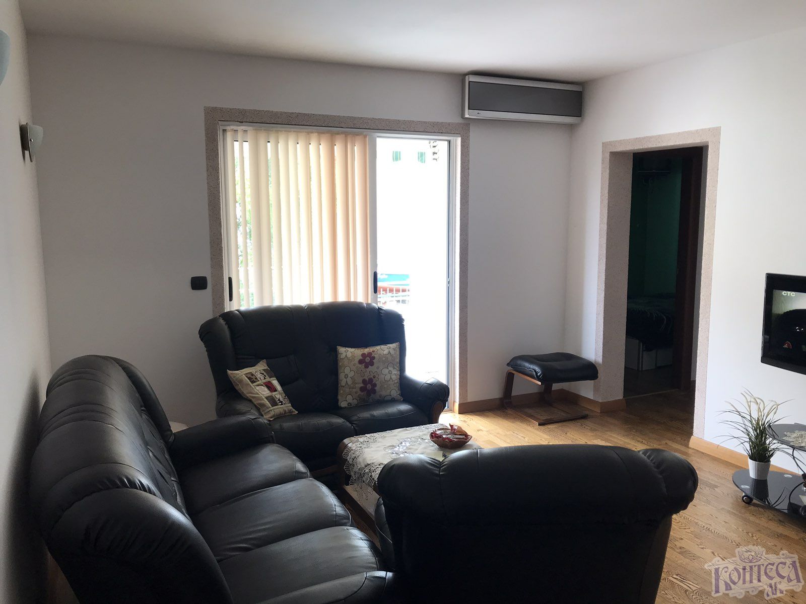 Трехкомнатная квартира посуточно-Доня Ластва