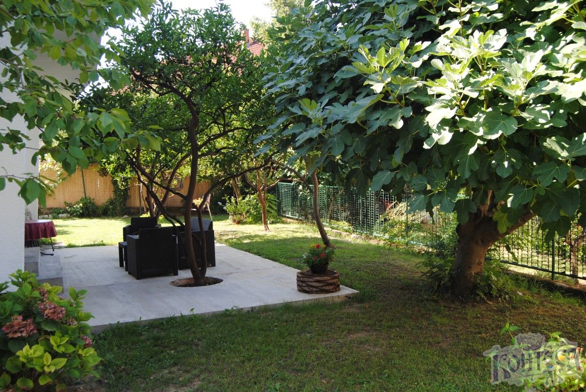 Дом 180+80м2 в Тивате