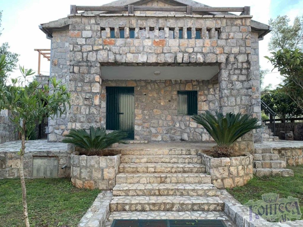 Роскошный каменный дом, в 100 м от моря - залив Весло