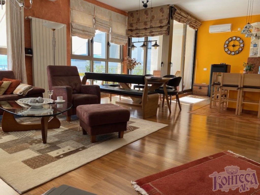 Квартира в Тиват с тремя спальнями