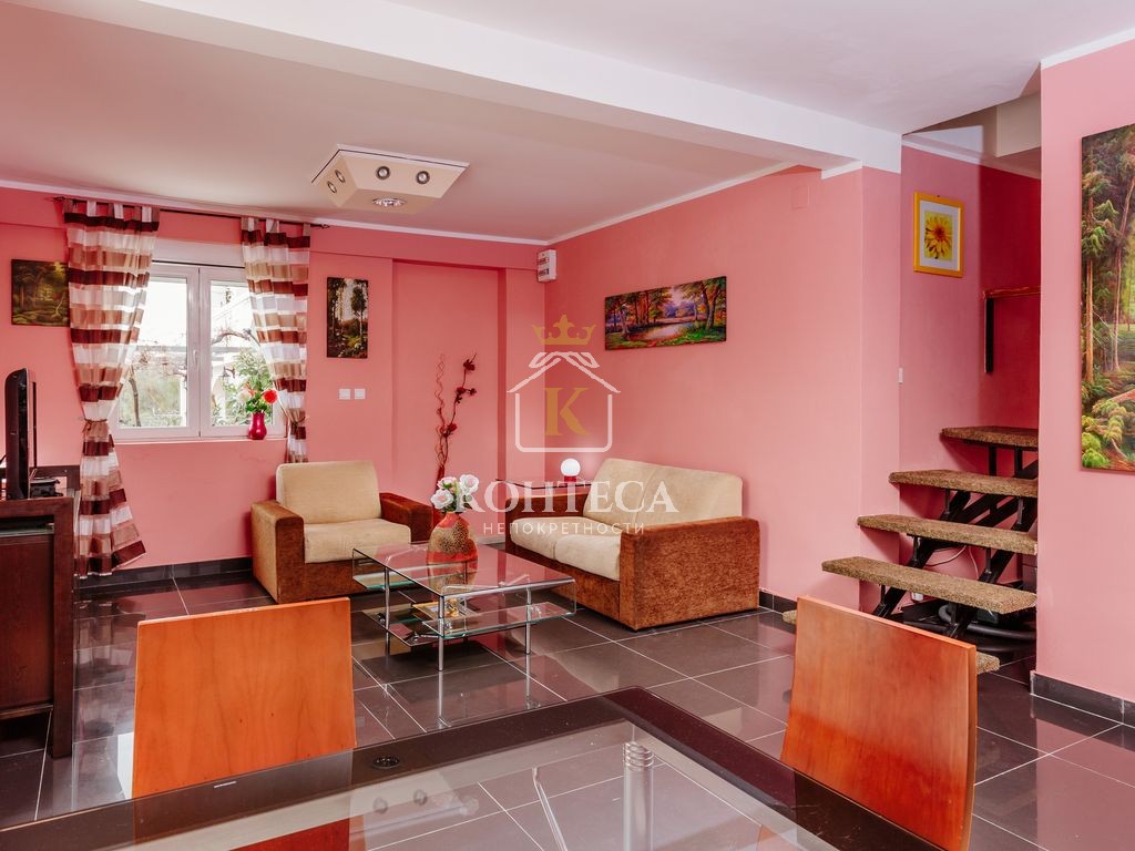 Квартира в Бигово с тремя спальнями