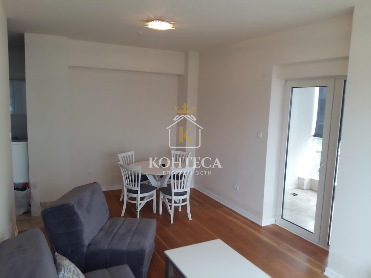 Spacious one bedroom apartment in great location in Budva