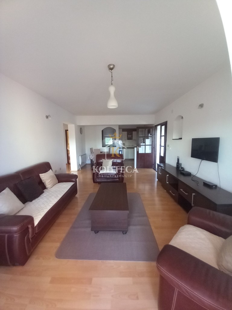 Spacious two bedroom apartment in Dumidran-Tivat