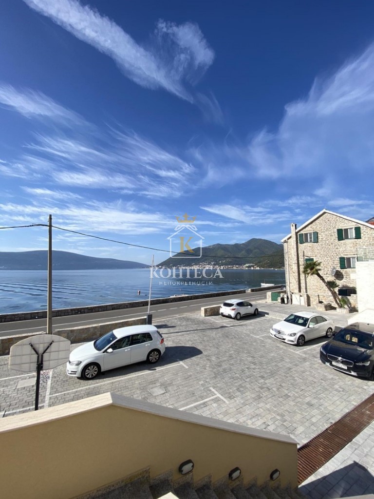 Квартира в Тиват с тремя спальнями