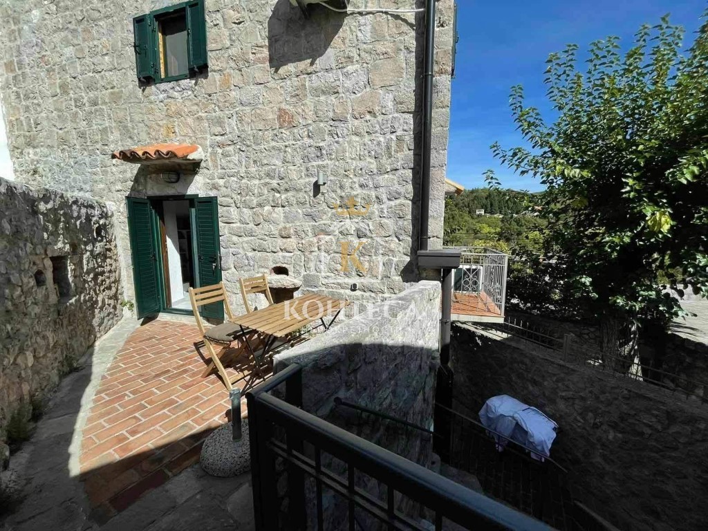 TIVAT WO RENOVATED AUTHENTIC STONE HOUSES RADOVICI TIVAT Kontesa