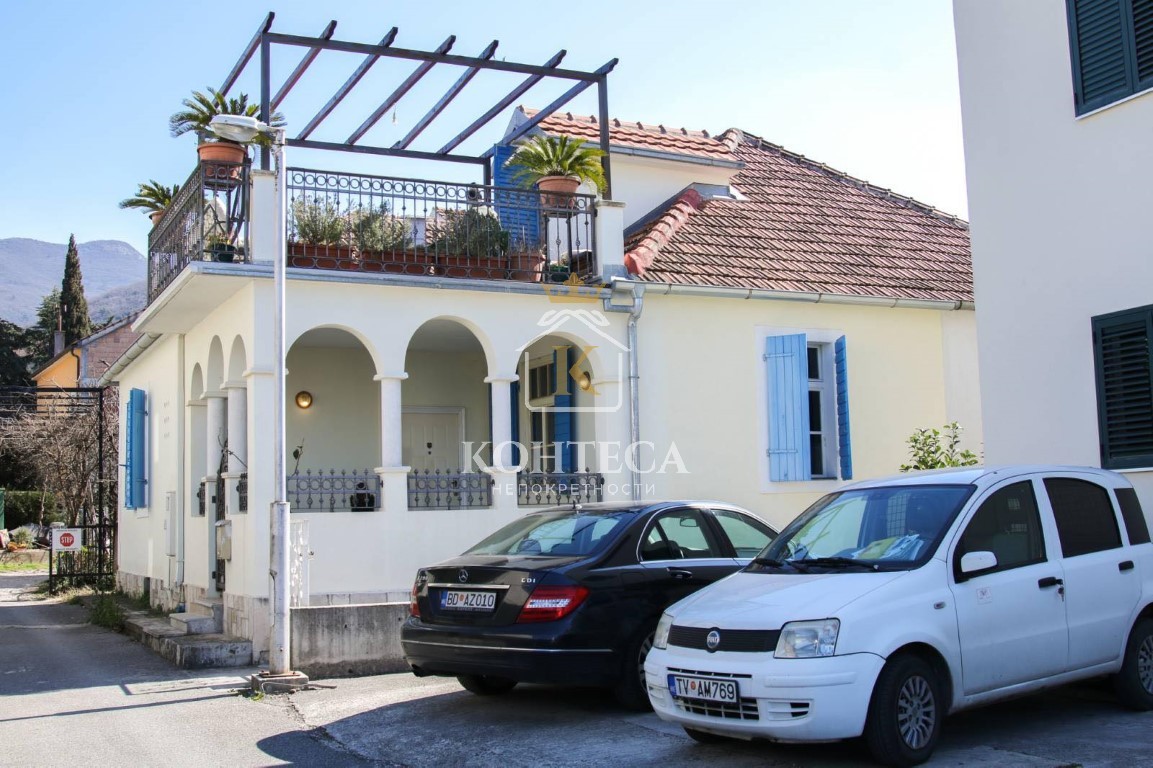 REDUCED PRICE!!!! House in great location in Seljanovo-Tivat