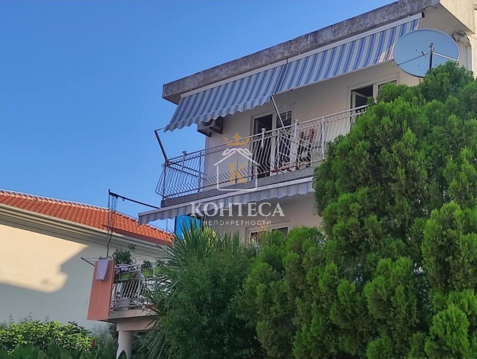 Family house in quiet location in Tivat