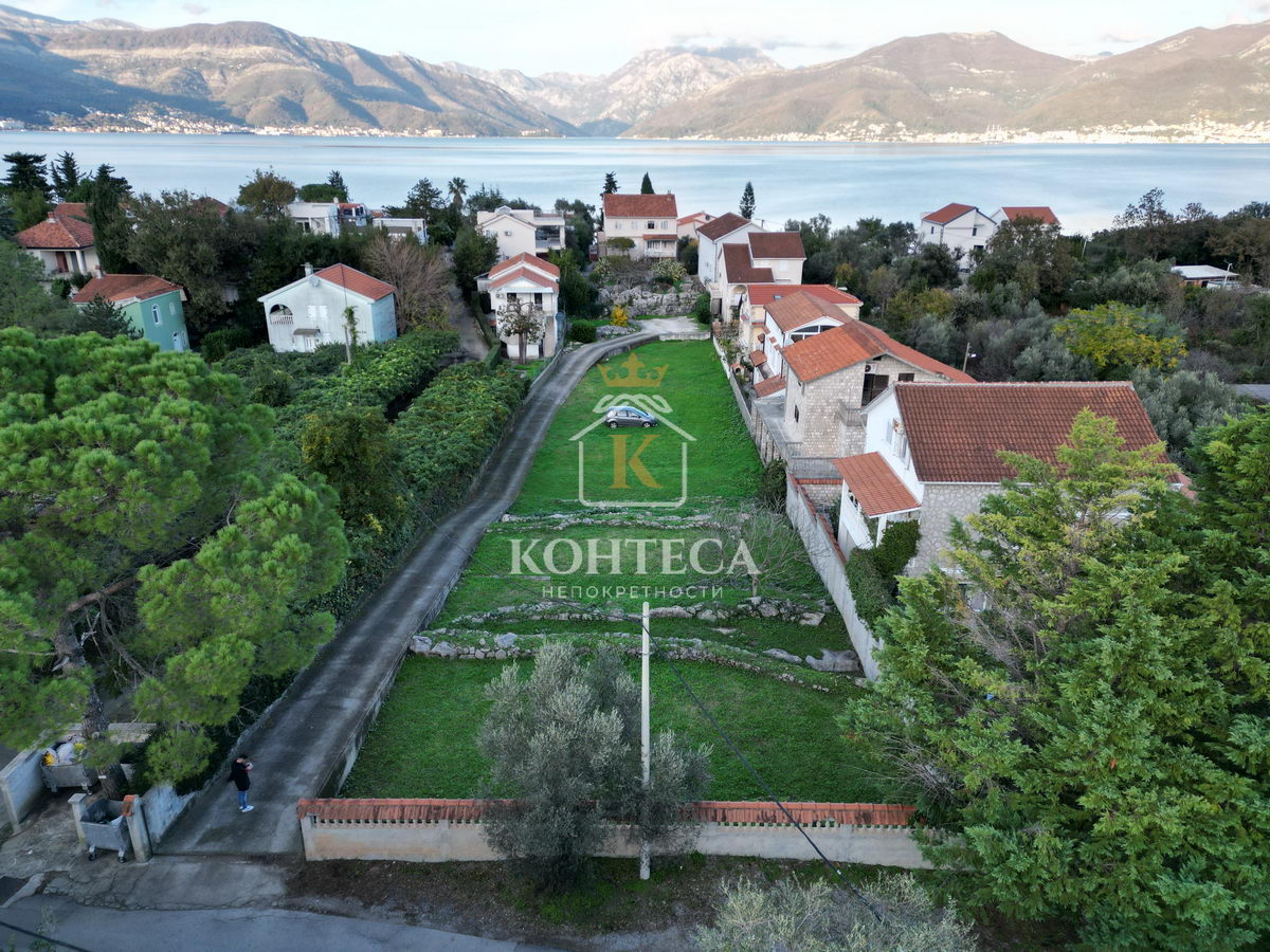 Уникальное предложение урбанизированной земли 3482m2, Крашичи-Тиват!