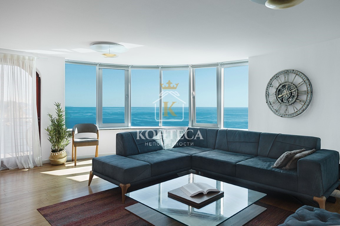 Three bedroom apartment with a sea view-Budva