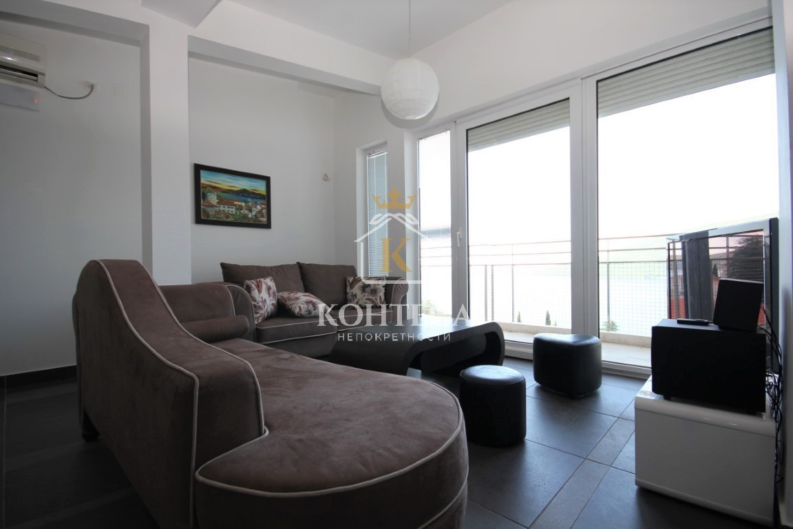 Двухкомнатная квартира в Тиват, продажа