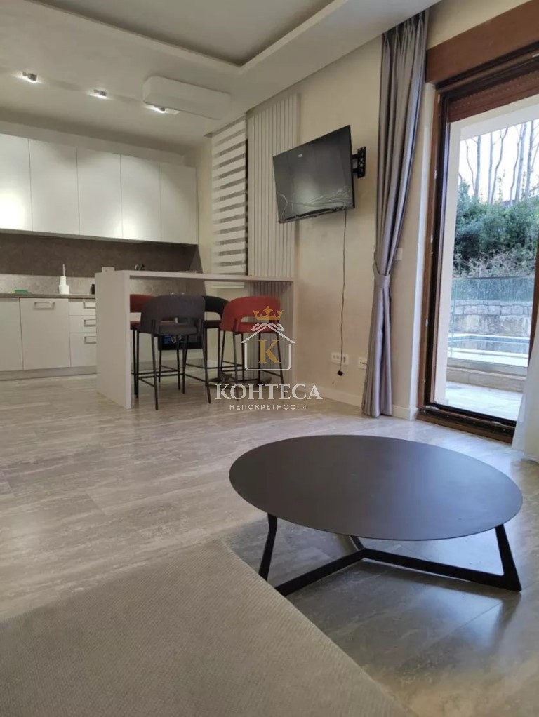 Spacious one-bedroom apartment in a great location - Tivat, Donja Lastva