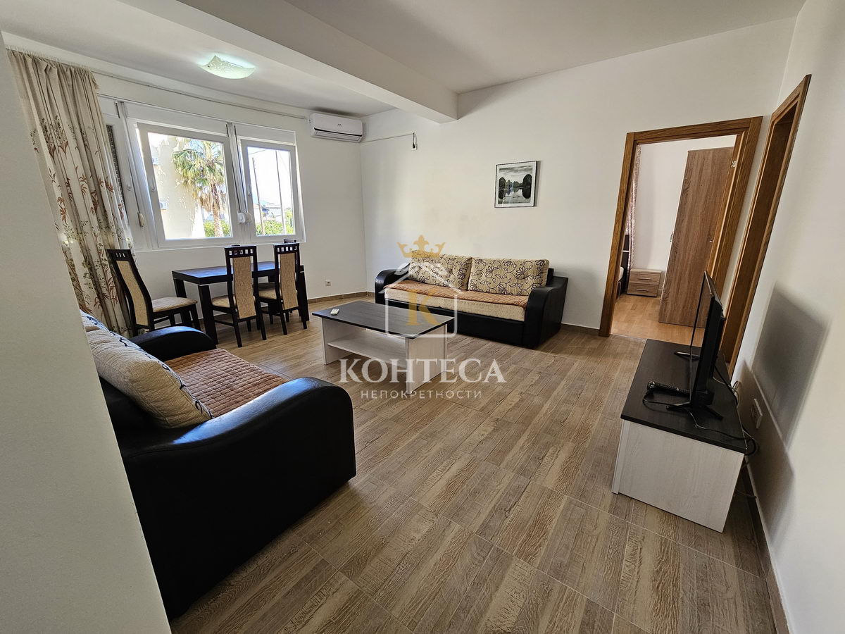 Two bedroom, spacious apartment with parking - Tivat, Dumidran