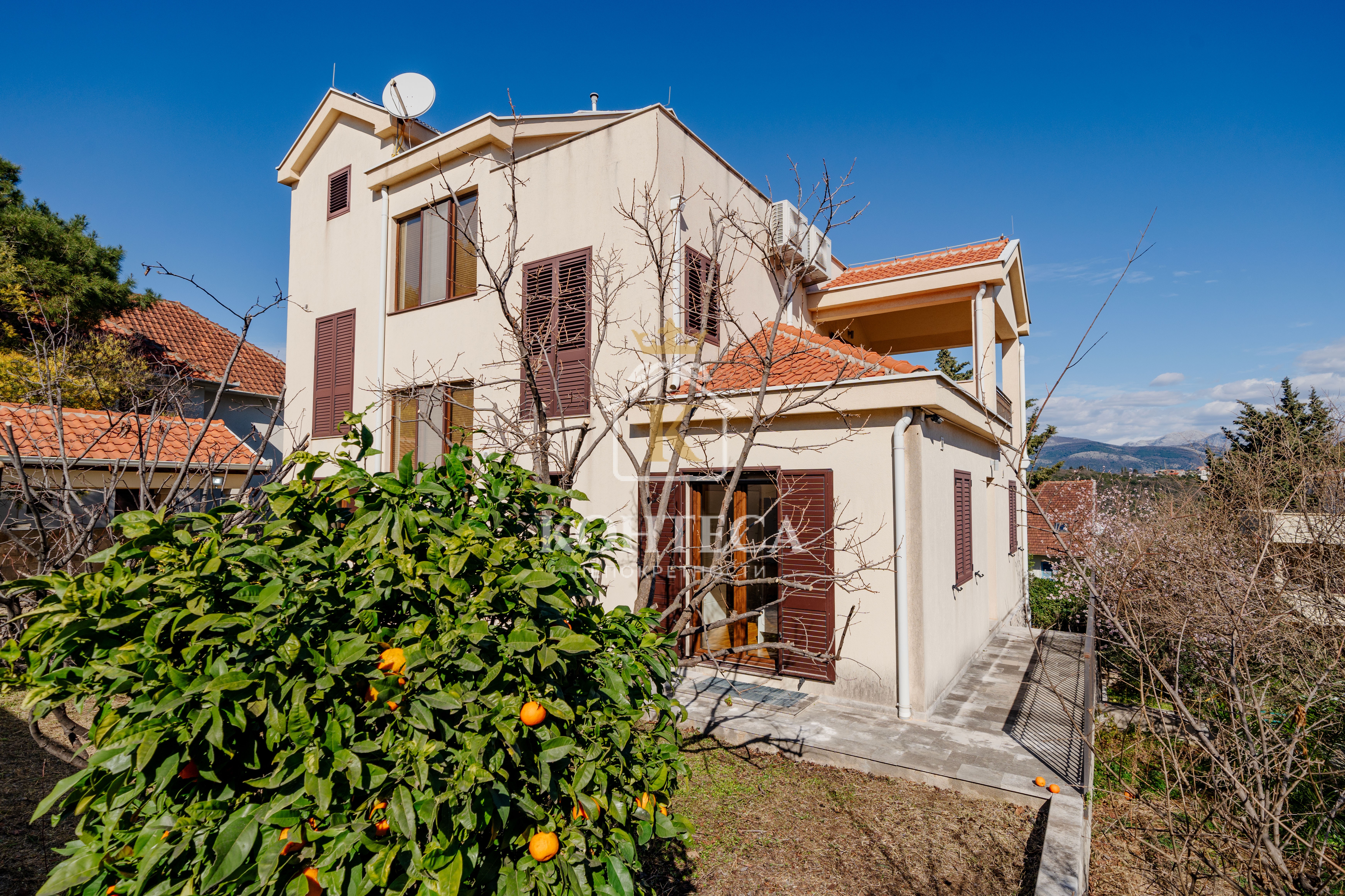 Exceptional offer!!! Villa in Radovici, 50m away from the resort Luštica Bay