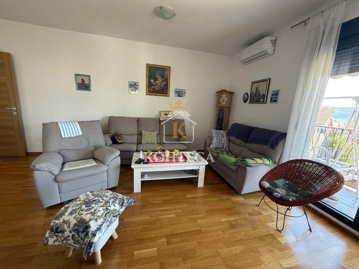 Dvosoban namješten stan sa pogledom na more, Kalimanj-Tivat