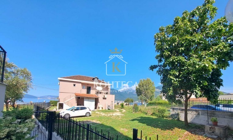 Excellent plot of land with a building on the seaside, Donja Lastva-Tivat