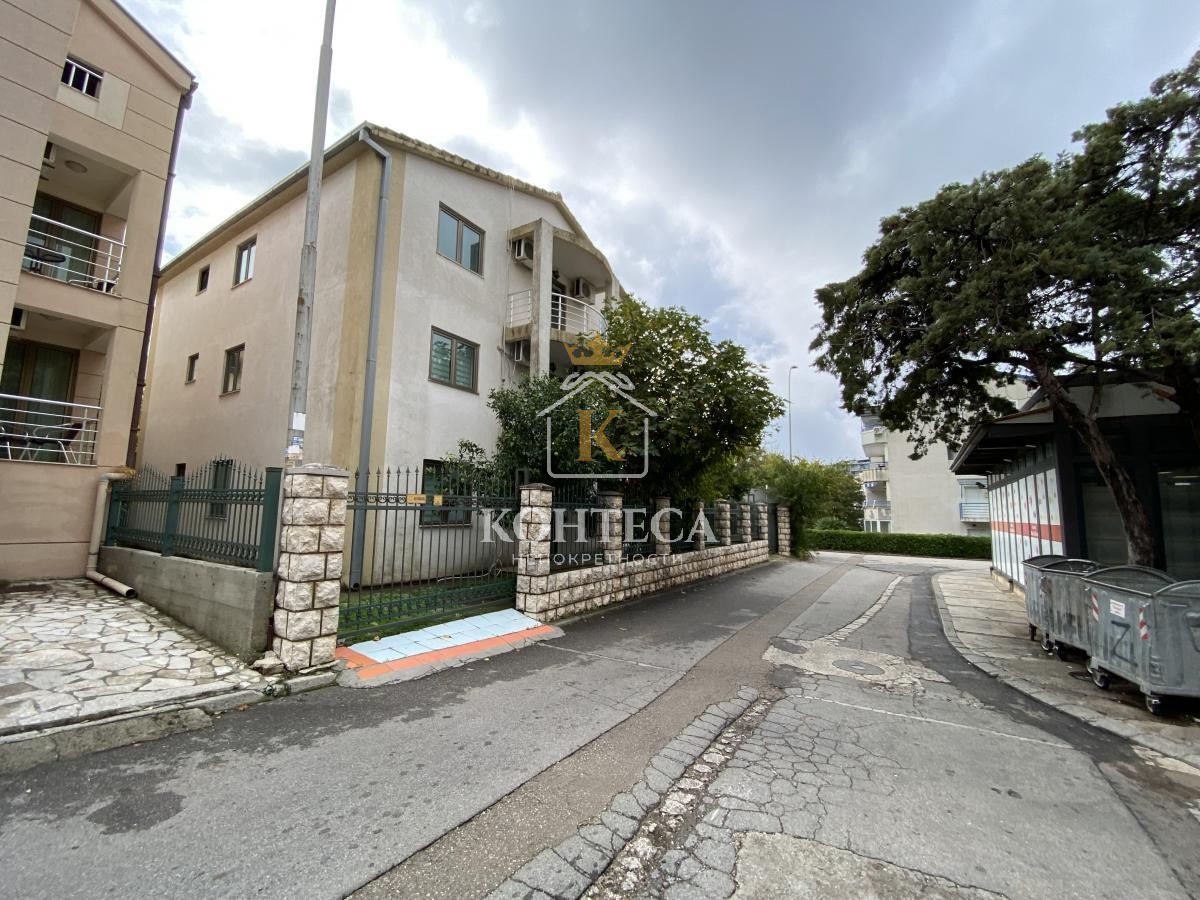 Mini-hotel just 300 m from the sea, Bečići-Budva