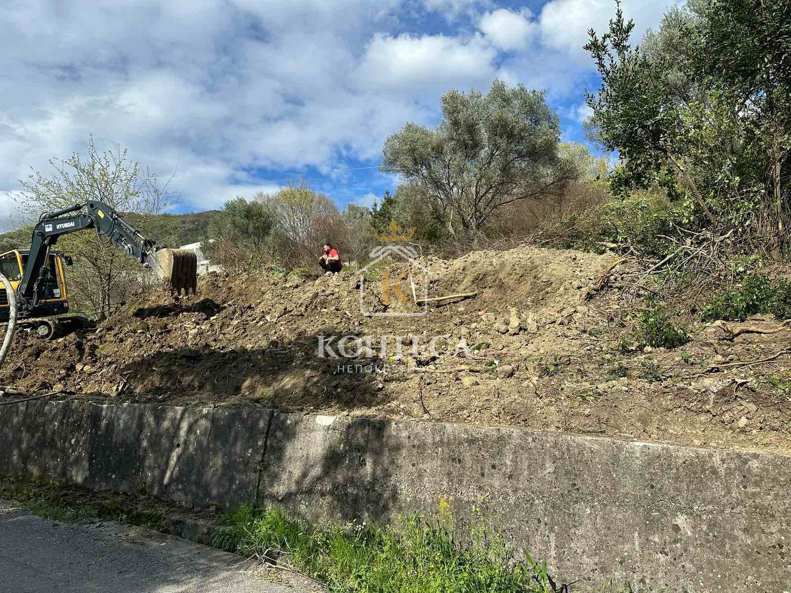 Urbanizovano građevinsko zemljište sa pogledom na more – Tivat