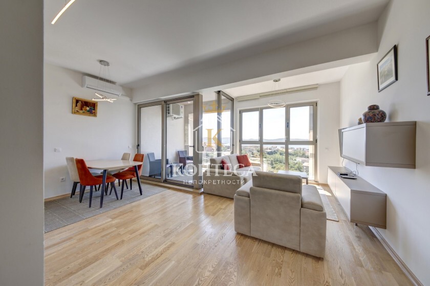 Two-bedroom apartment with sea view in - Mažina, Tivat