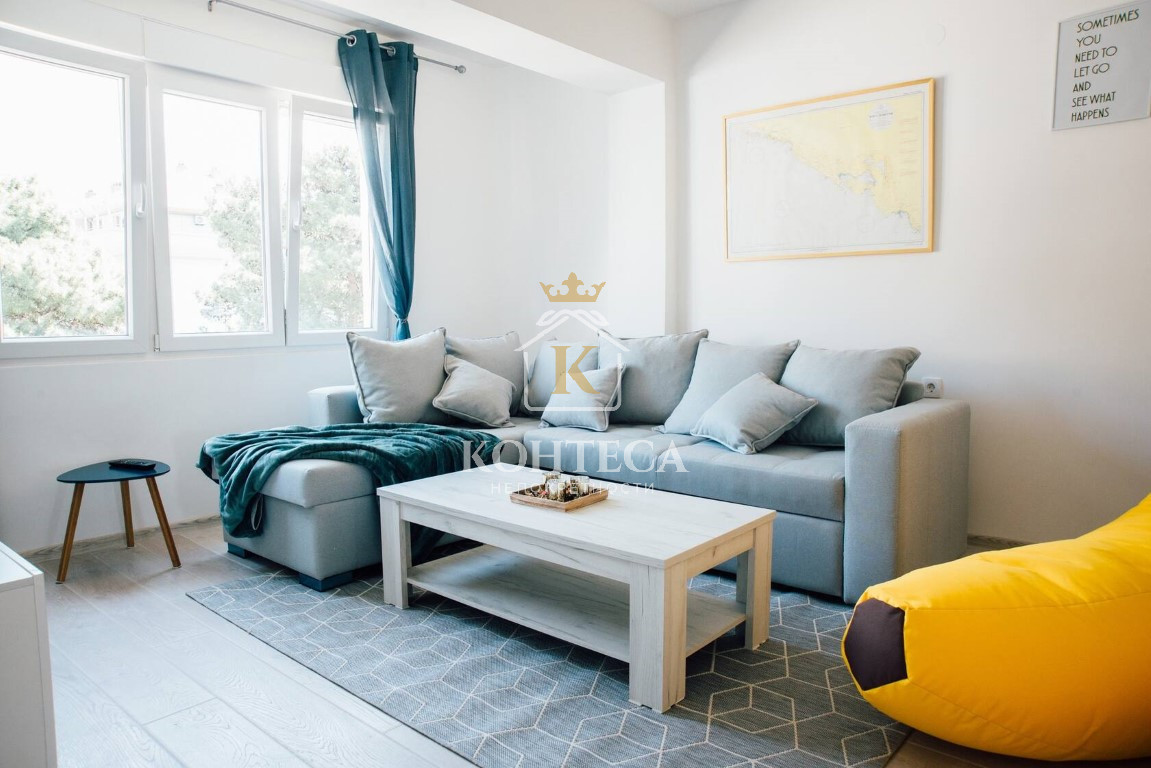 Two-bedroom apartment 67 m2 in the center of Tivat