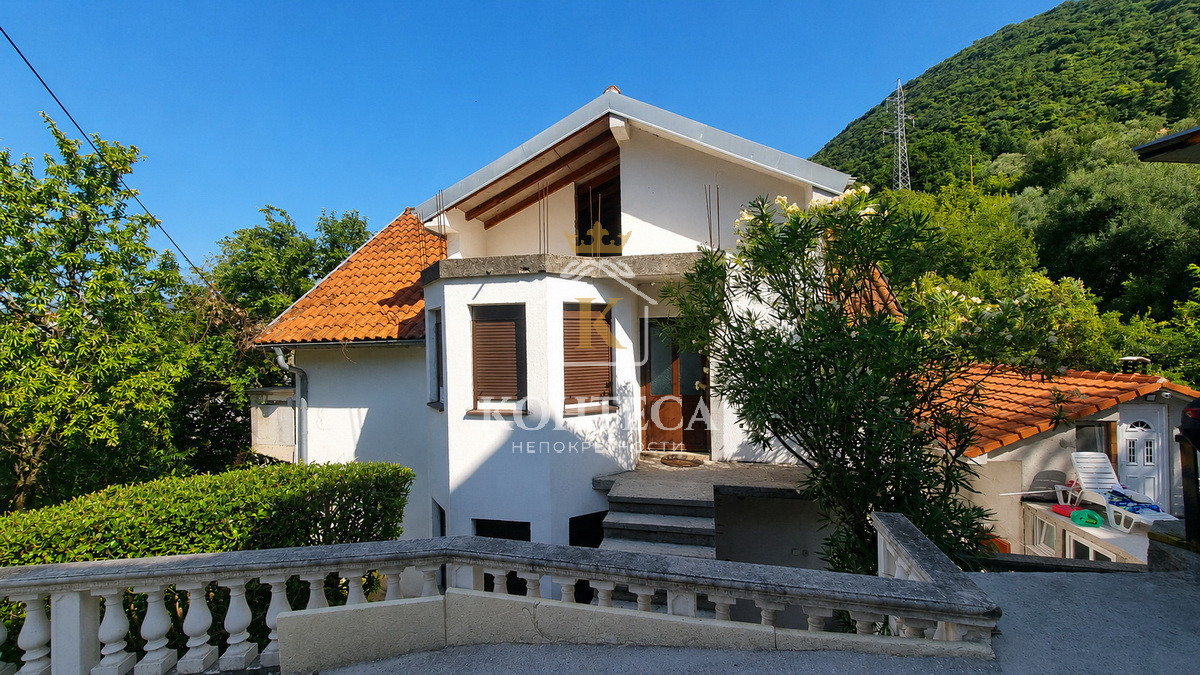 ODLIČNA CIJENA!! Objekat sa 3 stambene jedinice u Tivtu 