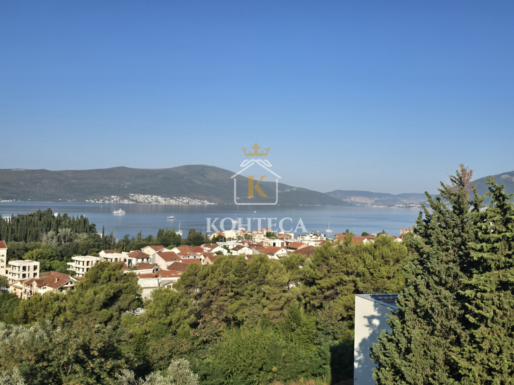 Moderno opremljen stan sa pogledom na more – Marići, Tivat
