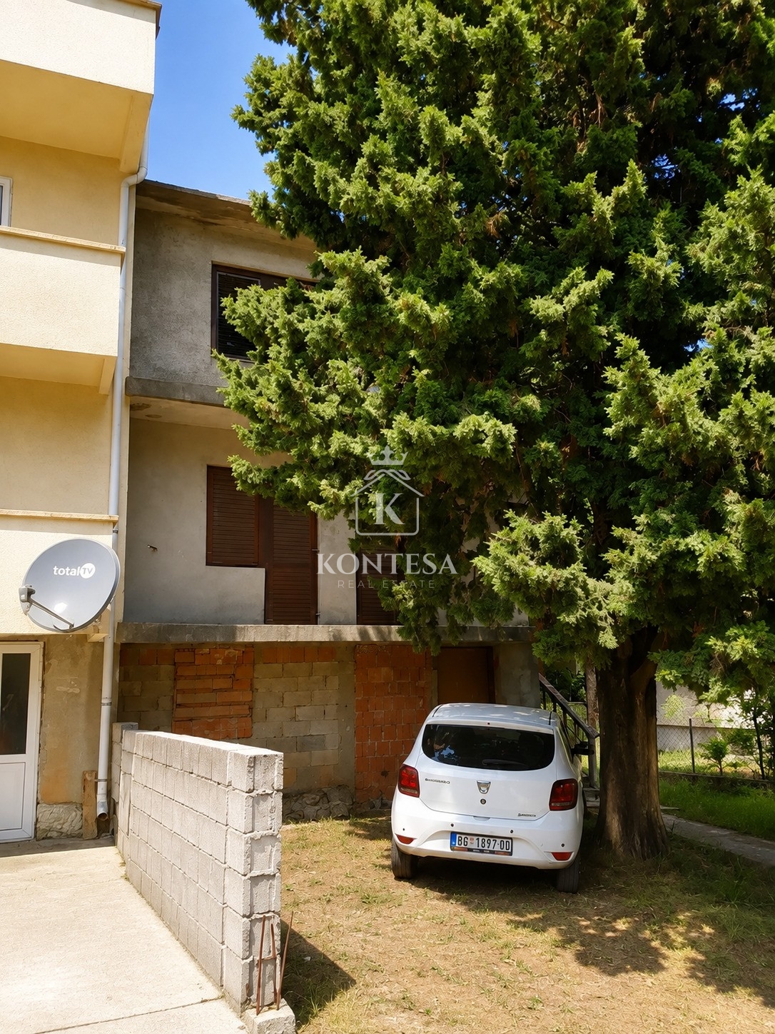 Kuća nedaleko od centralnog dijela kompleksa Luštica Bay, Radovići- Tivat