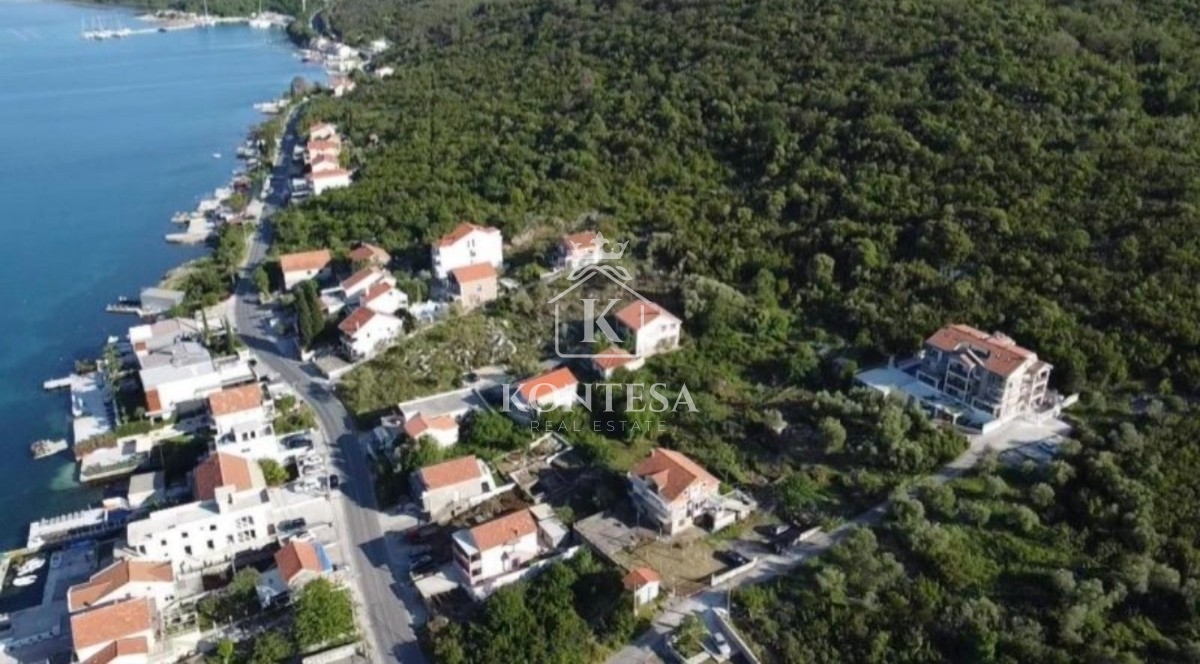 Dvije urbanizovane parcele sa pogledom na more, Obala  Đuraševića -Tivat